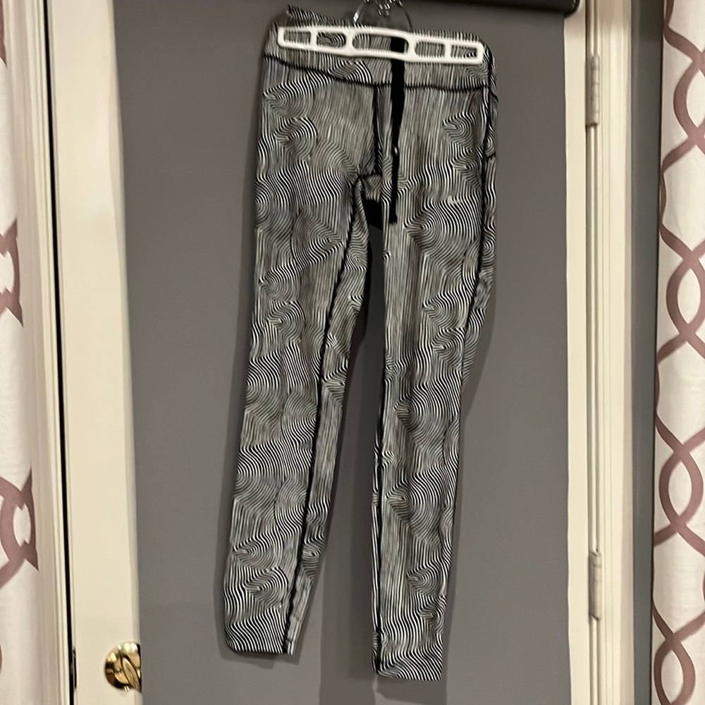 Nike black and white leggings barely worn